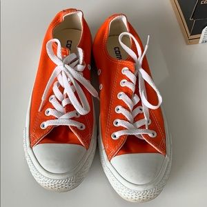 Orange Converse All Star low tops / Sz. 6